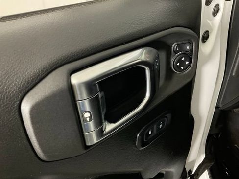 Used 2022 Jeep Wrangler Rubicon AWD/4WD image 23