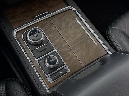 Used 2019 Ford Expedition Platinum image 11