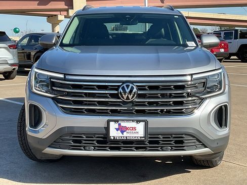 Used 2024 Volkswagen Atlas SE image 3