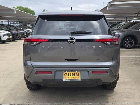 New 2026 Nissan Pathfinder SL FWD image 4