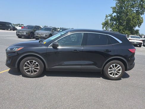 Used 2022 Ford Escape SE FWD image 2