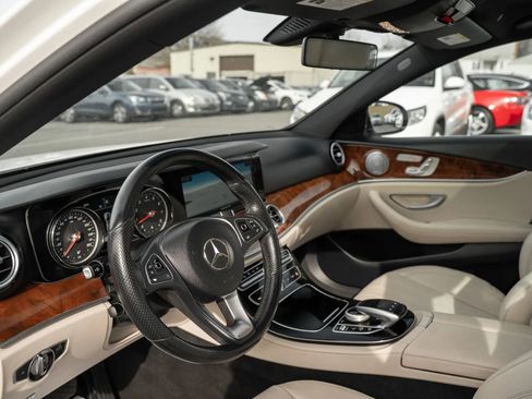 Used 2018 Mercedes-Benz E 300 E 300 4MATIC Sedan 4D image 6