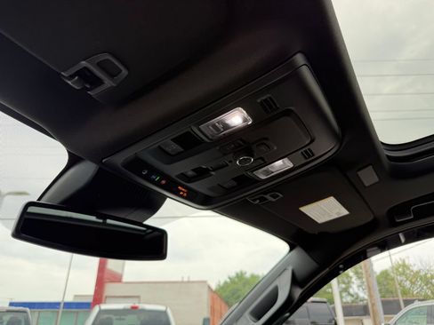 Used 2025 GMC Yukon Denali w/ Sun & Power Step Package AWD/4WD image 20