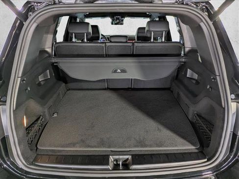 Certified 2025 Mercedes-Benz GLB 250 image 10