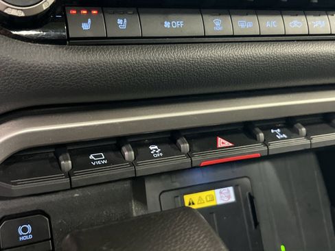 Used 2023 Toyota Tundra Limited image 32