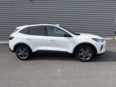 New 2025 Ford Escape ST-Line w/ Equipment Group 301A image 2