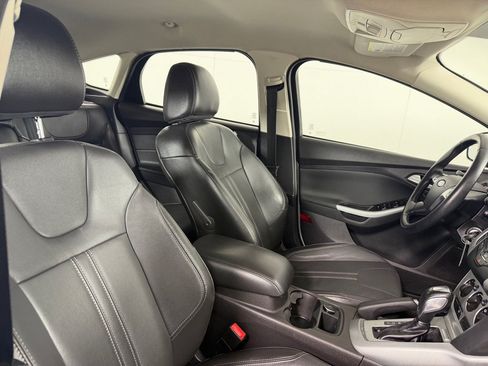 Used 2014 Ford Focus SE w/ Equipment Group 201A FWD image 20