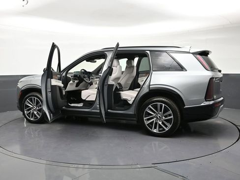 Used 2026 Cadillac Vistiq Luxury AWD/4WD image 35