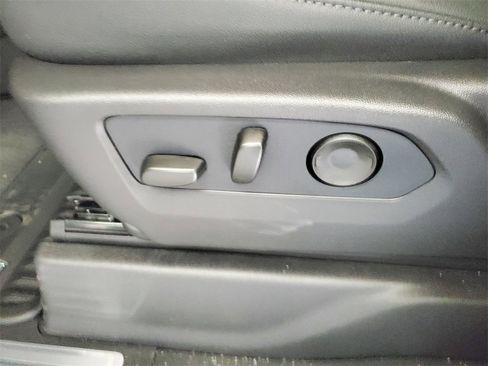 New 2026 GMC Sierra 2500 SLT w/ SLT Premium Package image 7