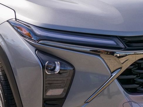 New 2026 Chevrolet Trax RS w/ Sunroof Package image 4