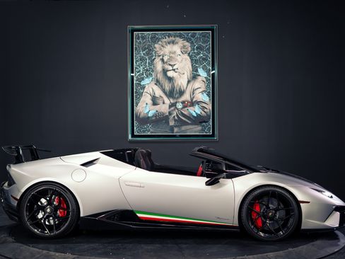 Used 2018 Lamborghini Huracan Performante AWD/4WD image 11