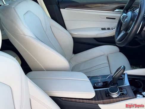 Used 2023 BMW 540i w/ M Sport Package RWD image 12