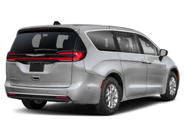 Used 2026 Chrysler Pacifica Select FWD image 2