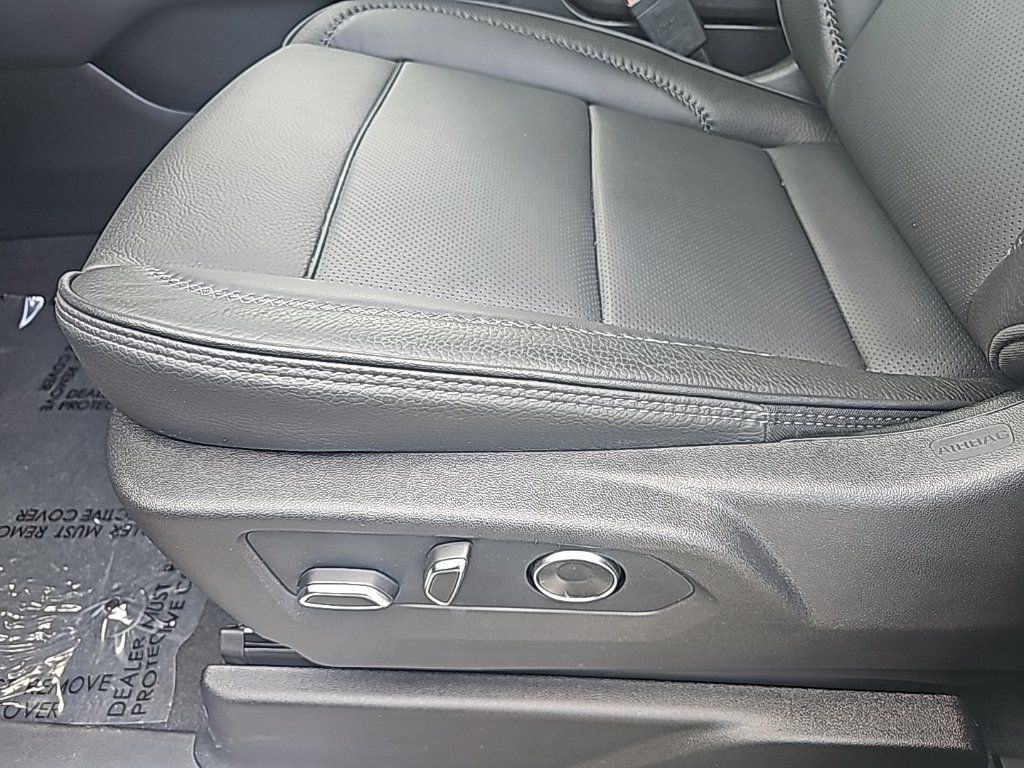 Used 2026 GMC Yukon XL Denali w/ Sun & Power Step Package AWD/4WD image 20