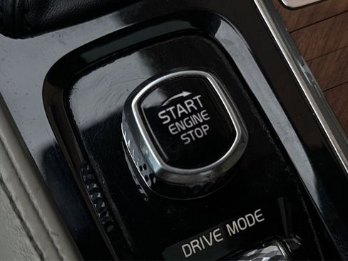 Used 2020 Volvo XC90 T6 Inscription w/ Protection Package Premier image 29