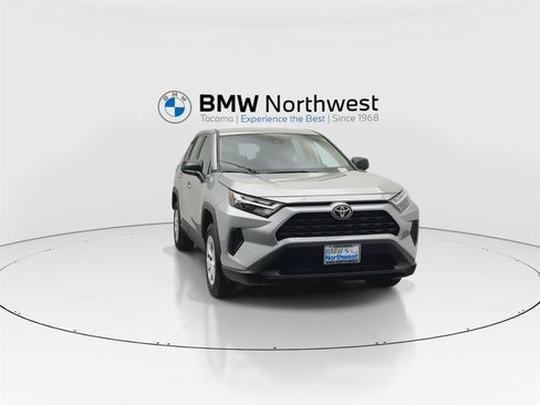 Used 2025 Toyota RAV4 LE AWD/4WD image 7