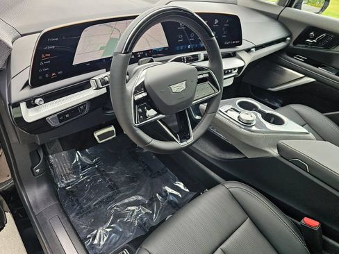 New 2026 Cadillac Optiq Luxury 2 AWD/4WD image 19