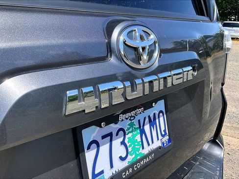 Used 2017 Toyota 4Runner SR5 Premium AWD/4WD image 33