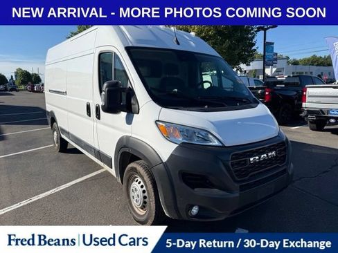Used 2025 RAM ProMaster 2500 w/ Convenience Group FWD image 1