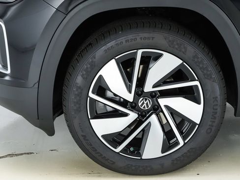 New 2026 Volkswagen Atlas SE FWD image 44