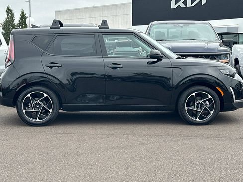 Used 2025 Kia Soul EX FWD image 3
