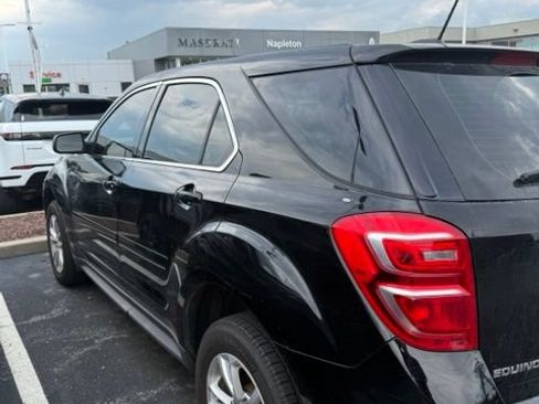 Used 2017 Chevrolet Equinox LS AWD/4WD image 2