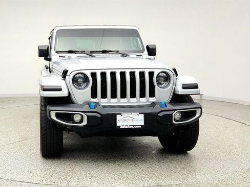 Used 2023 Jeep Wrangler Unlimited Sahara AWD/4WD image 2