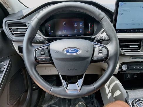 Used 2026 Ford Escape Active w/ Tech Pack #1 FWD image 11