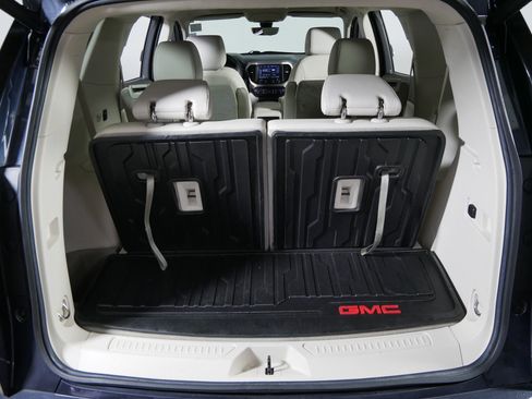 Used 2022 GMC Acadia Denali w/ Denali Ultimate Package FWD image 18