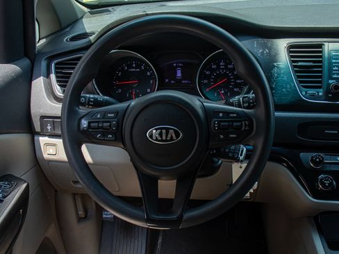 Used 2020 Kia Sedona LX FWD image 19