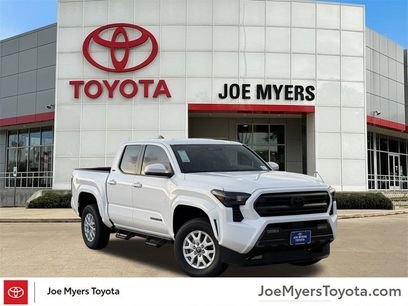 New 2025 Toyota Tacoma SR5