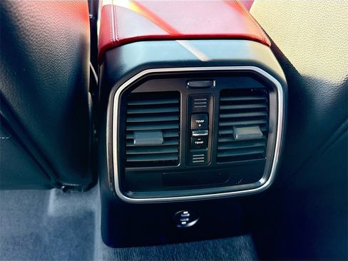 Used 2021 Porsche Macan S image 28