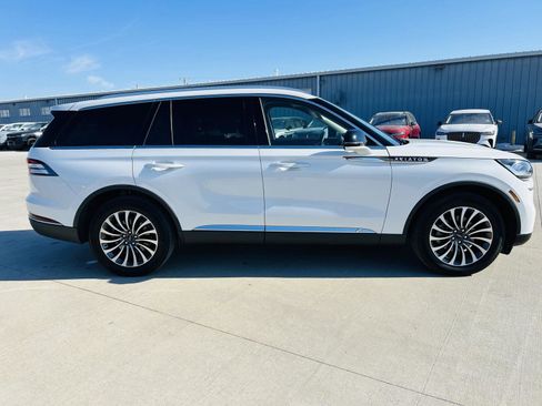 Used 2023 Lincoln Aviator AWD w/ Premium Package image 43