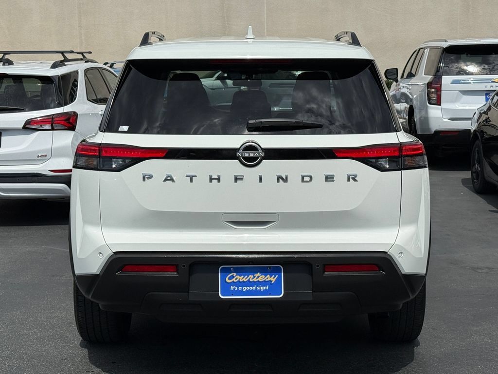 Used 2025 Nissan Pathfinder SV FWD image 8