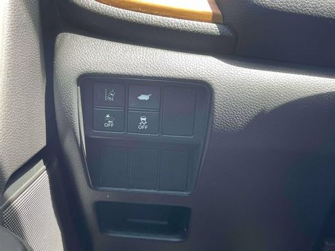 Used 2018 Honda CR-V Touring image 19