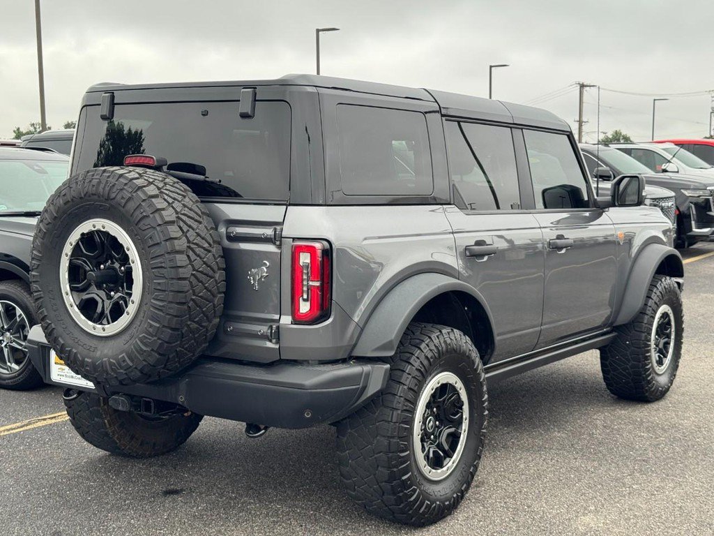 Used 2024 Ford Bronco Badlands AWD/4WD image 3