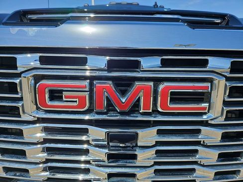 Used 2024 GMC Sierra 2500 Denali AWD/4WD image 31