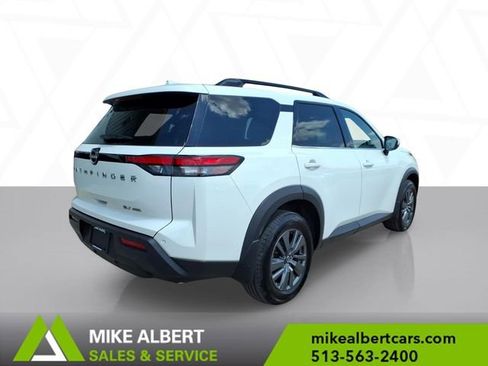 Used 2023 Nissan Pathfinder SV AWD/4WD image 7
