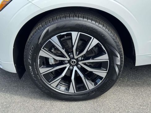 Used 2023 Volvo XC60 B5 Core w/ Climate Package AWD/4WD image 8
