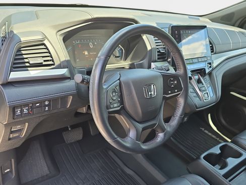 Certified 2023 Honda Odyssey Sport image 14