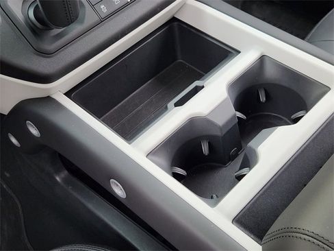 Used 2025 Land Rover Defender 110 S image 19