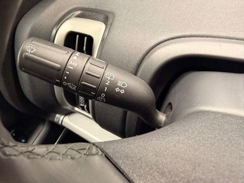 Used 2025 Ford Expedition Active image 31