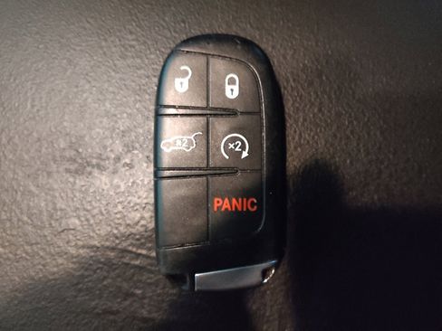 Used 2019 Jeep Grand Cherokee Altitude AWD/4WD image 32
