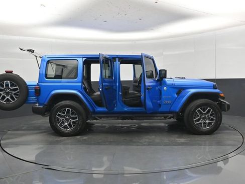 Used 2024 Jeep Wrangler Unlimited Sahara w/ Technology Group AWD/4WD image 56
