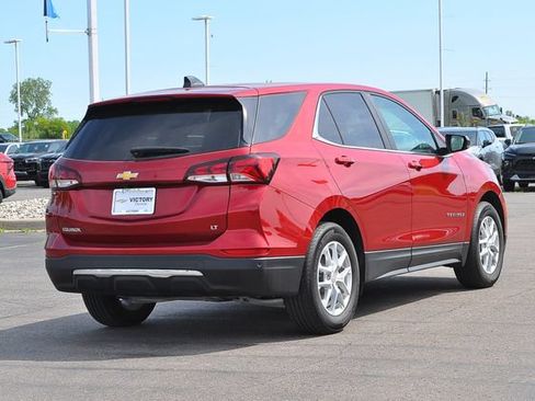 Used 2023 Chevrolet Equinox LT FWD image 3