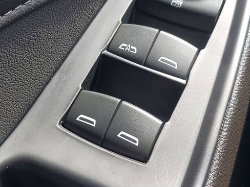 Used 2023 Chevrolet Traverse LT image 33