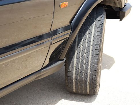 Used 2004 Land Rover Discovery SE image 48