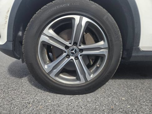 Used 2019 Mercedes-Benz GLC 300 4MATIC image 10