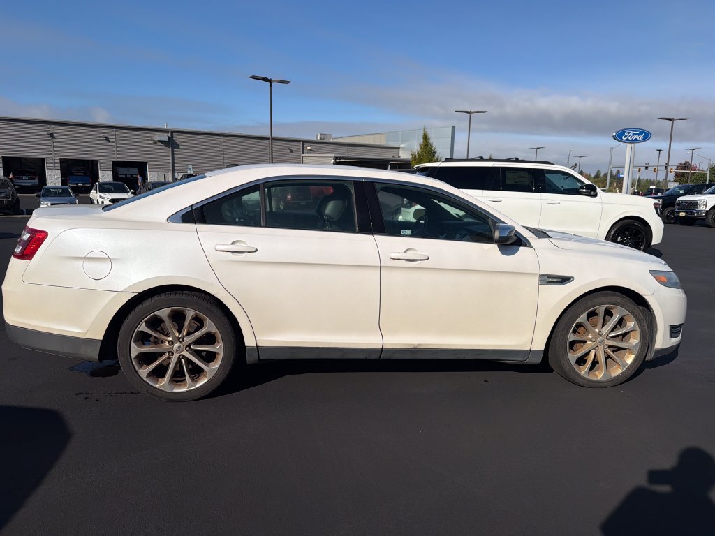 Used 2013 Ford Taurus Limited FWD image 5