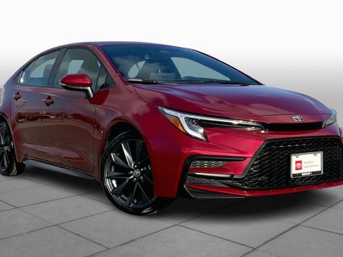 Used 2025 Toyota Corolla SE w/ SE Premium Package image 3